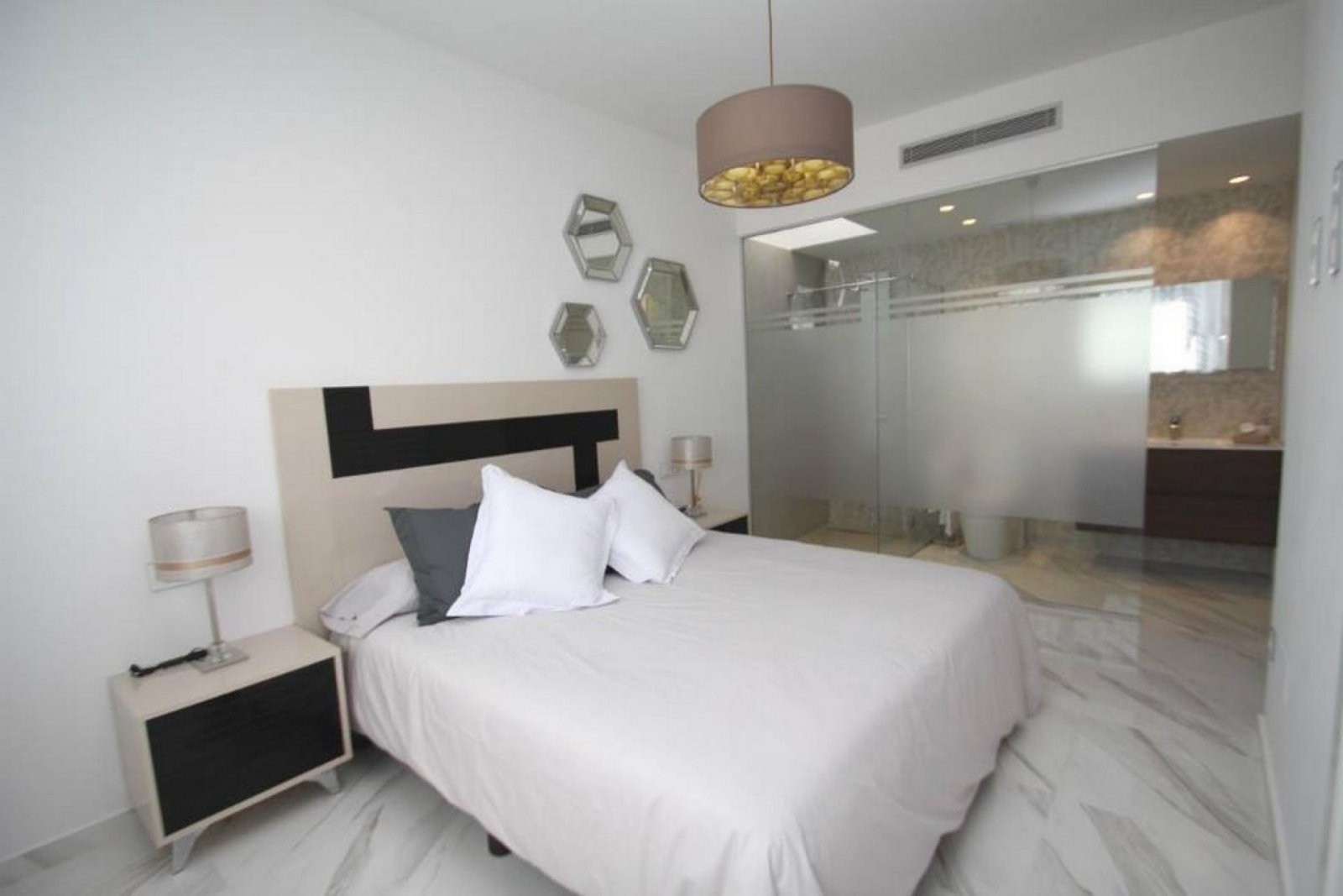 <p>Villa provided with 3 Bedrooms and 2 Bathrooms, private swimming pool and parking space on own plot. </p><p>Discover this beautiful development ...