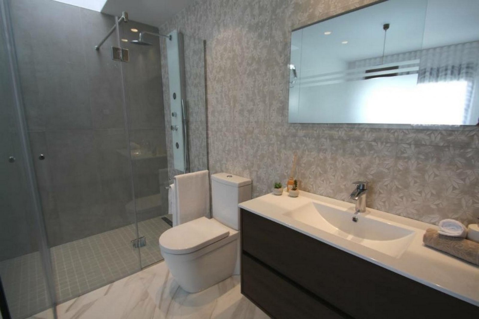 <p>Villa provided with 3 Bedrooms and 2 Bathrooms, private swimming pool and parking space on own plot. </p><p>Discover this beautiful development ...