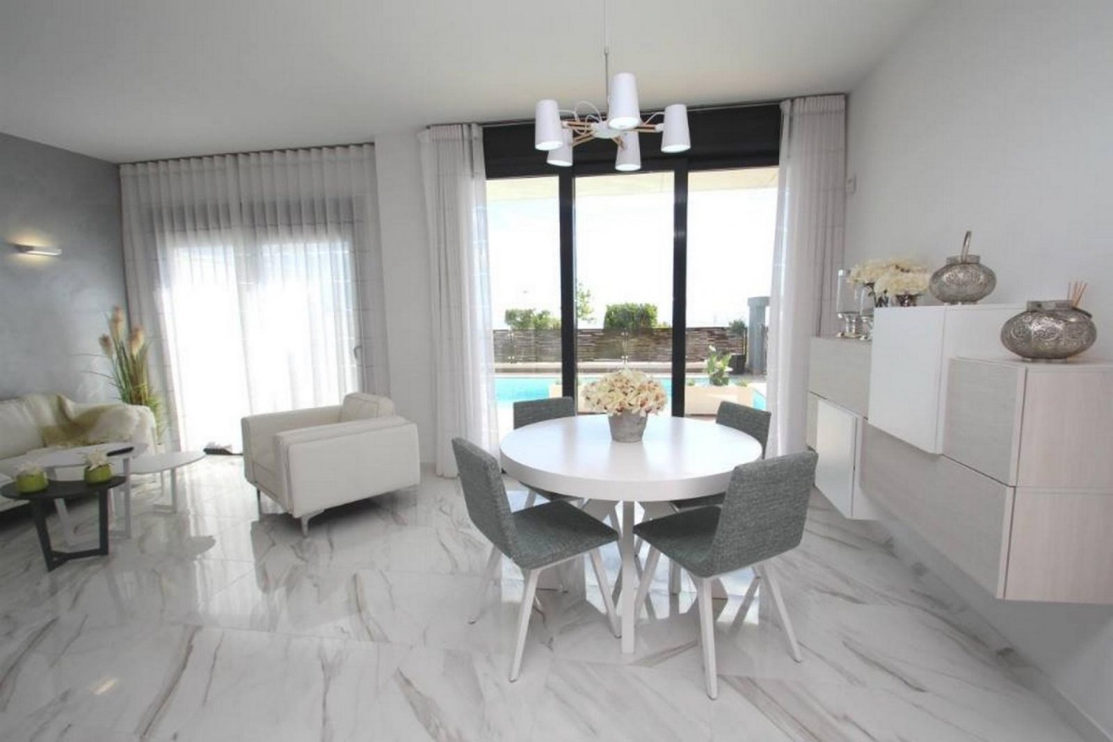 <p>Villa provided with 3 Bedrooms and 2 Bathrooms, private swimming pool and parking space on own plot. </p><p>Discover this beautiful development ...