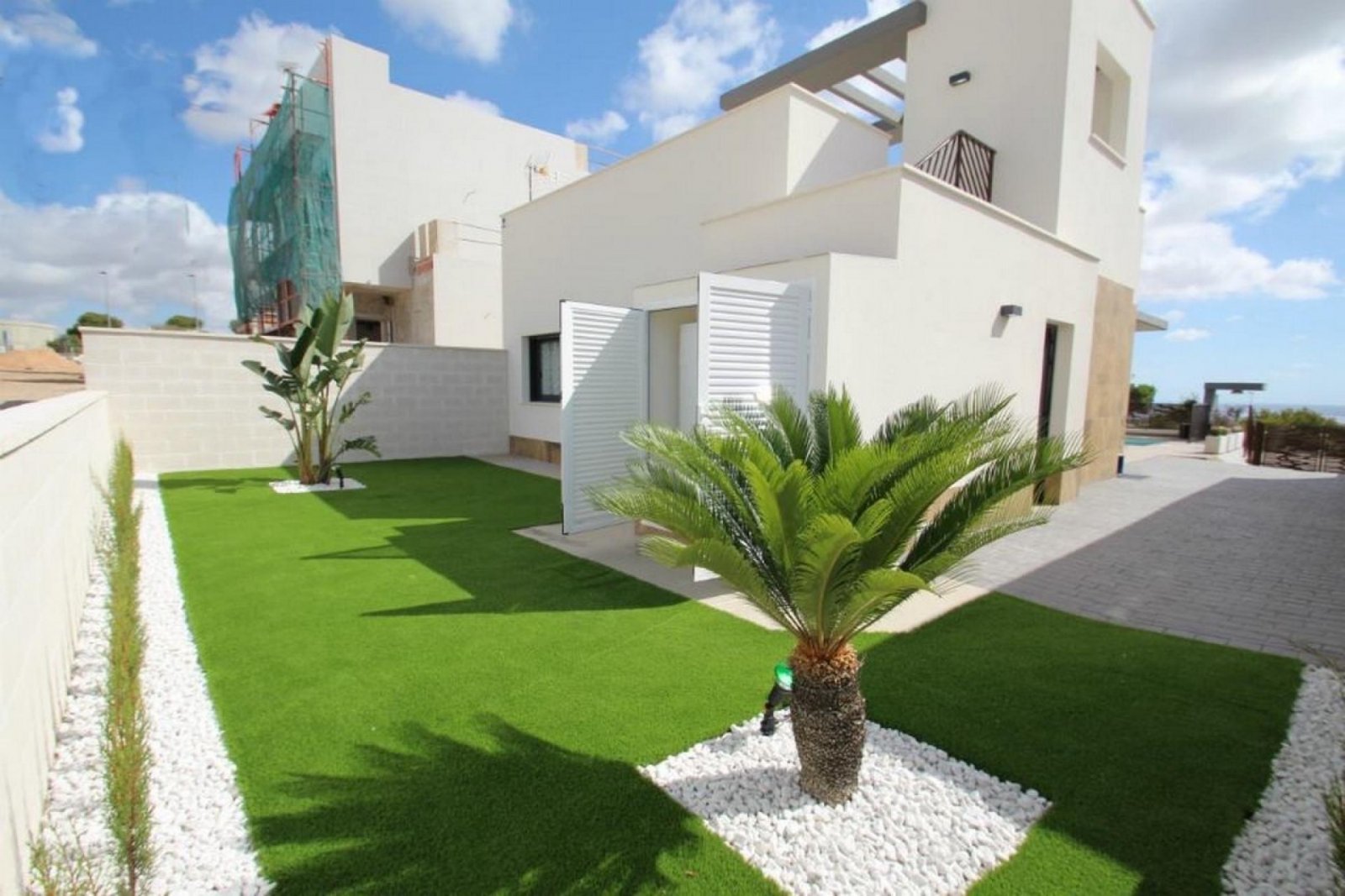 <p>Villa provided with 3 Bedrooms and 2 Bathrooms, private swimming pool and parking space on own plot. </p><p>Discover this beautiful development ...