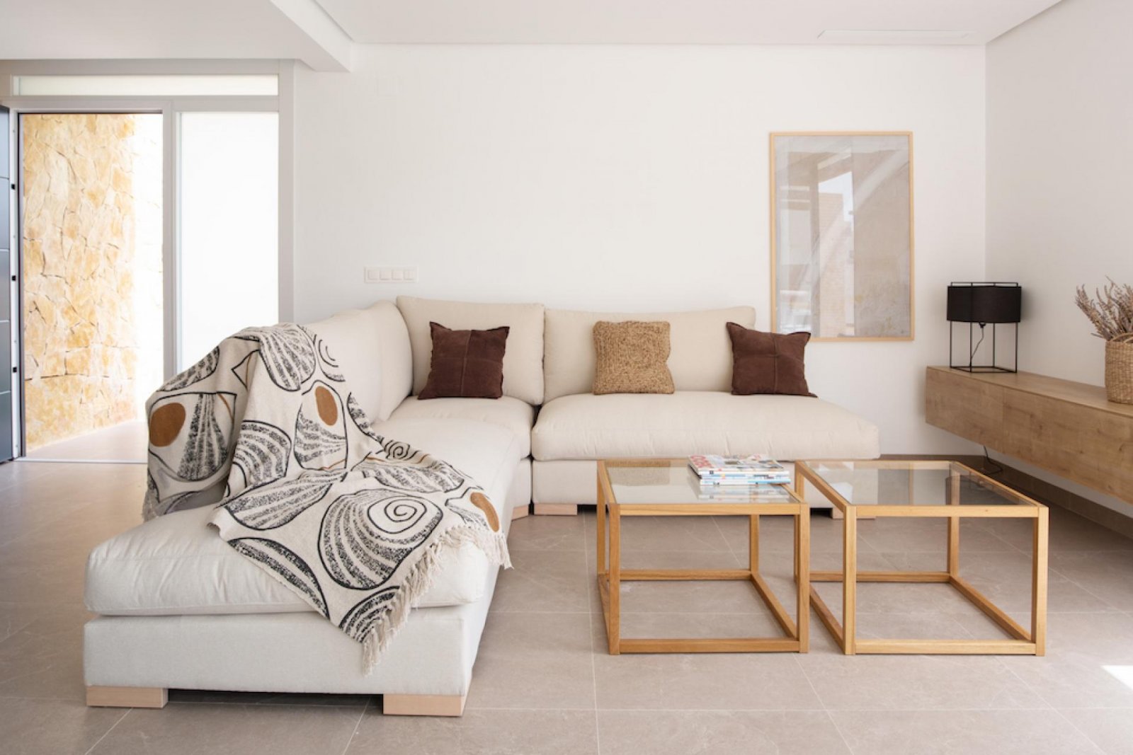 <p>Villa provided with 4 Bedrooms and 4 Bathrooms, private swimming pool and parking space on own plot. </p><p>Beautiful villas in Mirador De La De...