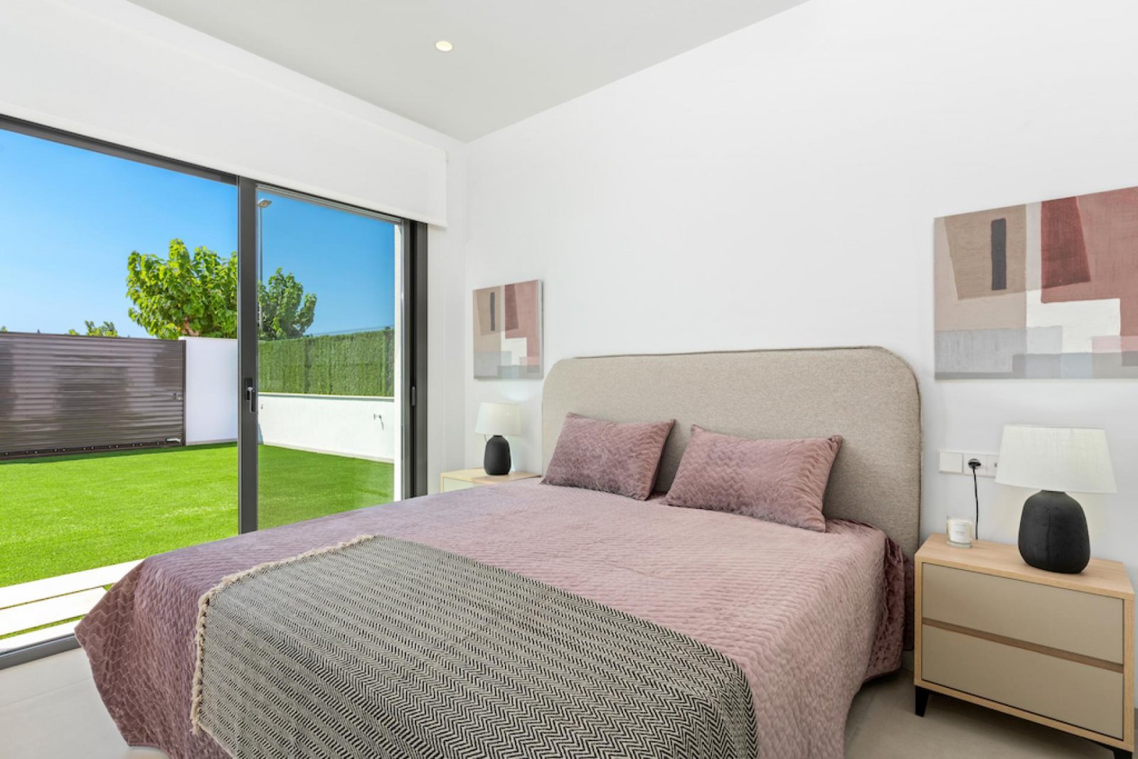 <p>Villa provided with 3 Bedrooms and 2 Bathrooms, private swimming pool and parking space on own plot. </p><p>Discover these beautiful villas, loc...
