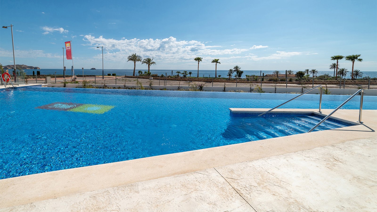 Exklusives Wohnen mit Pools, Seen und Wellnessbereichen