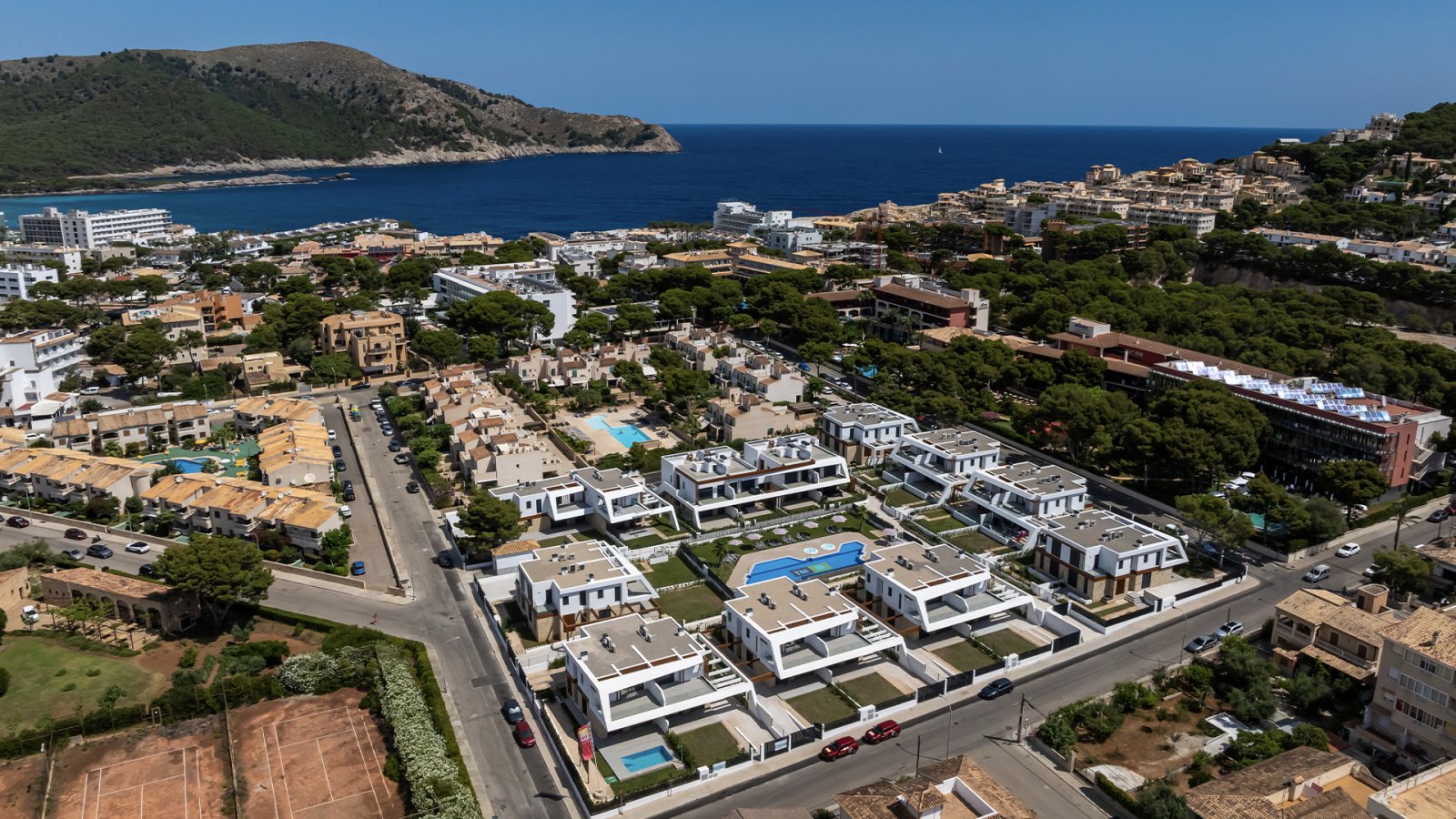 Luz de Cala Ratjada by TM is a luxury residential project on the easternmost tip of the Island of Mallorca in Cala Ratjada, set in a unique locatio...