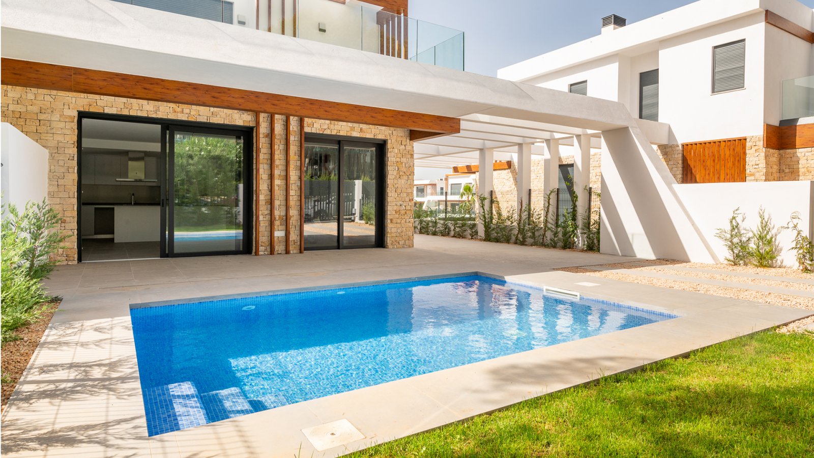 Luz de Cala Ratjada by TM is a luxury residential project on the easternmost tip of the Island of Mallorca in Cala Ratjada, set in a unique locatio...