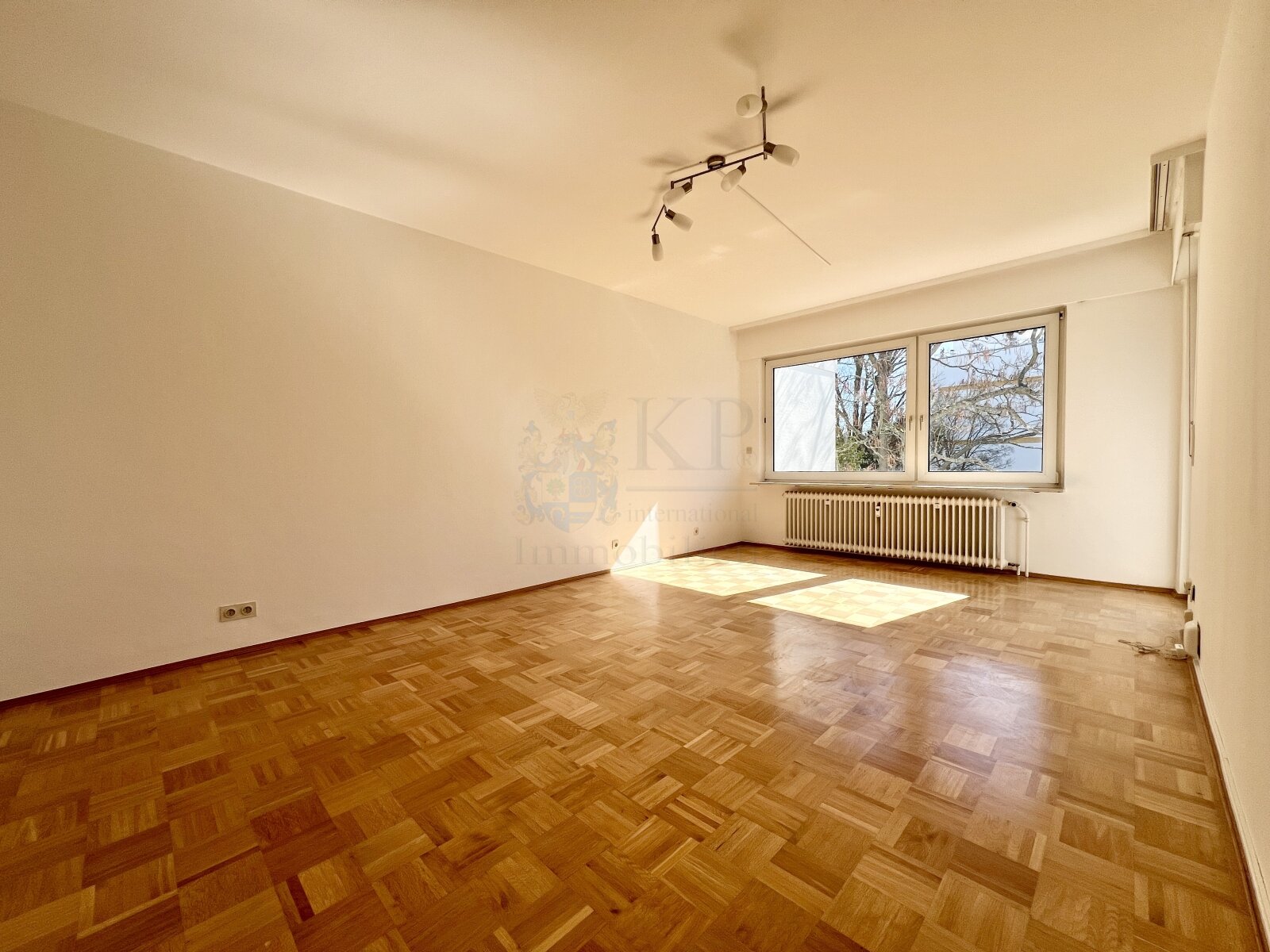 Bad Homburg: ** VERKAUFT ** BAD HOMBURG: Charmante 3 Zimmerwohnung mit Loggia in begehrter zentraler Wohnlage 