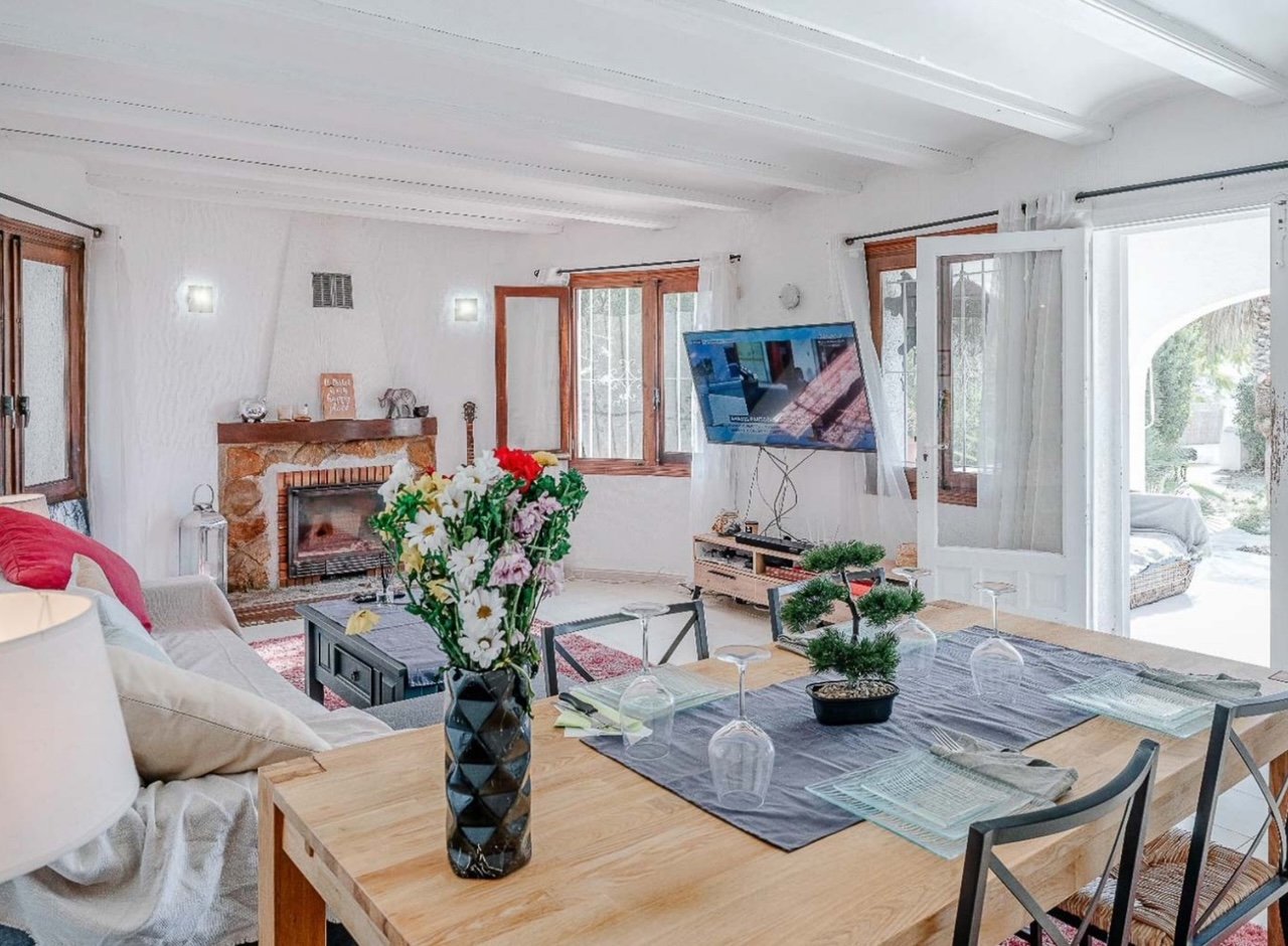 Villa in El Portet in Moraira for sale, very close to the beachIn one of the most exclusive and tranquil areas of Moraira, in the El Portet area, ...