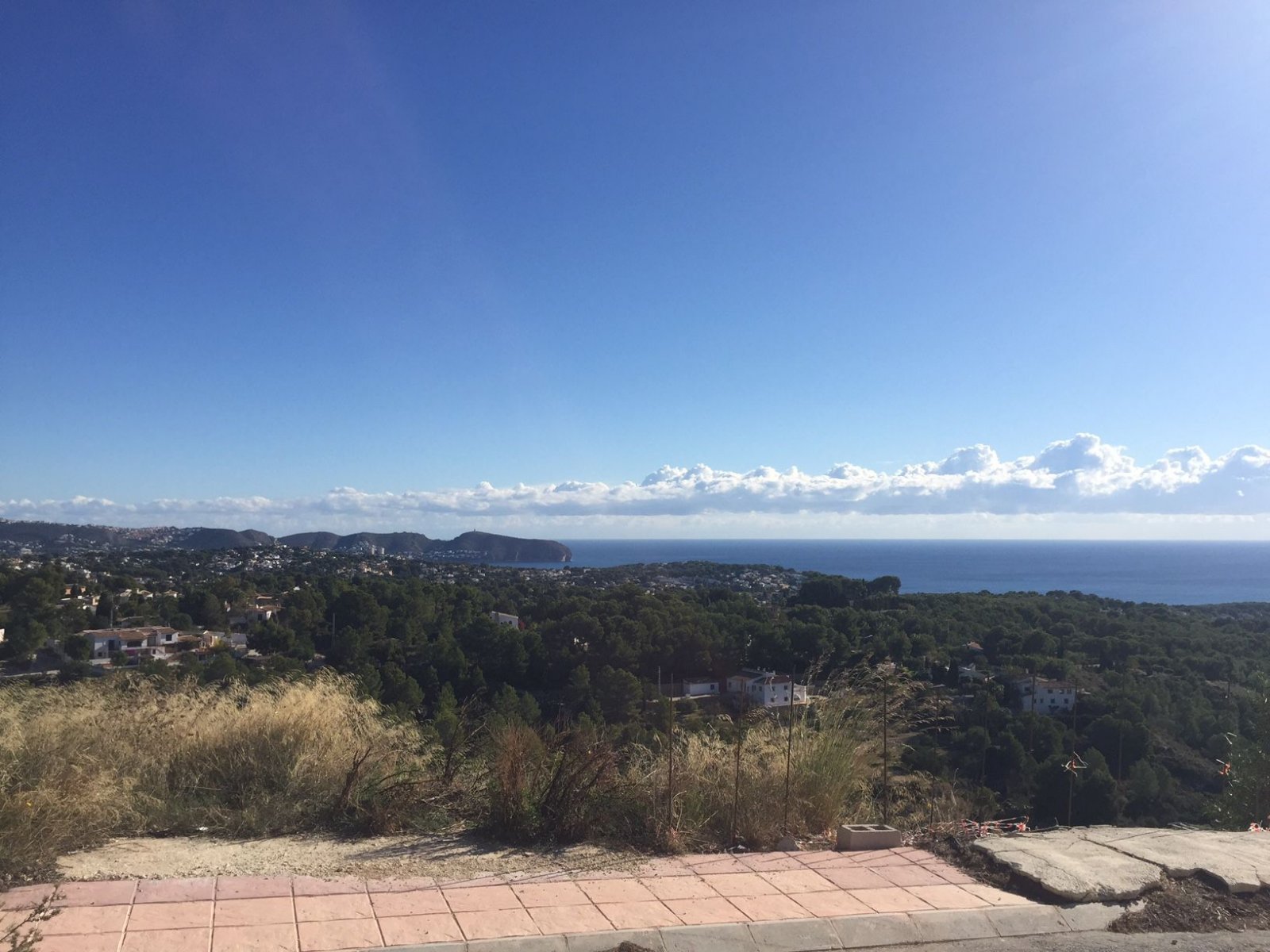 Plot of 2,560 m2 for 1 or 2 luxury villas on Benissa coast with panoramic sea views from Moraira to the Peñon de Ifach in Calpe.These are 2 adjo...