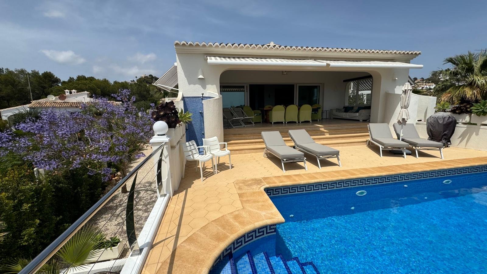 Mediterrane Luxusvilla mit spektakulärem Meerblick
