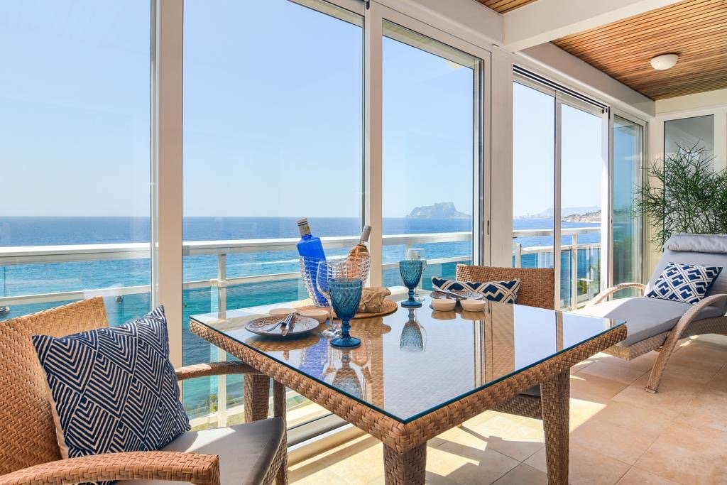 Moraira: Unique apartment, first line with wealking distance to the beach in El Portet, MorairaThis apartment is located in one of the most prestigious are... 