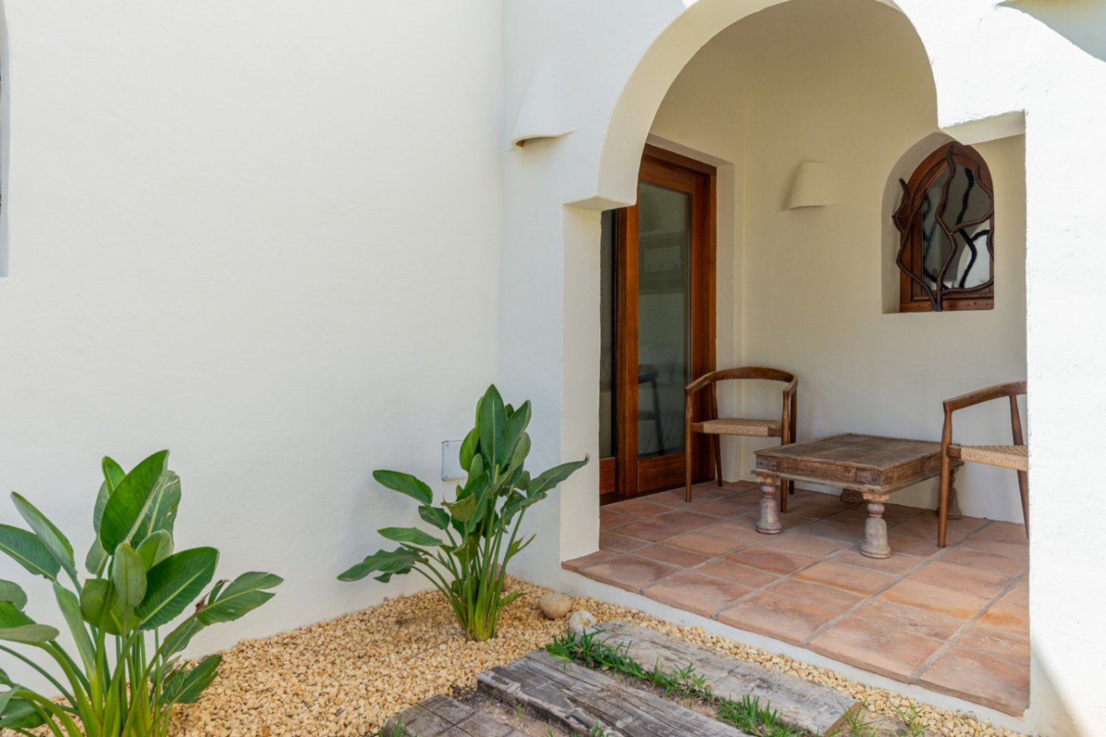 Luxury villa with sea views in Ibizan style in El Portet in Moraira for sale.This beautiful Ibiza-style villa, built with very select materials,...