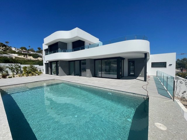 Moraira: Discover Your Retreat in Moraira, a Modern Luxury VillaThis exclusive newly-built chalet/modern villa in Moraira presents itself as a modern gem, d... 
