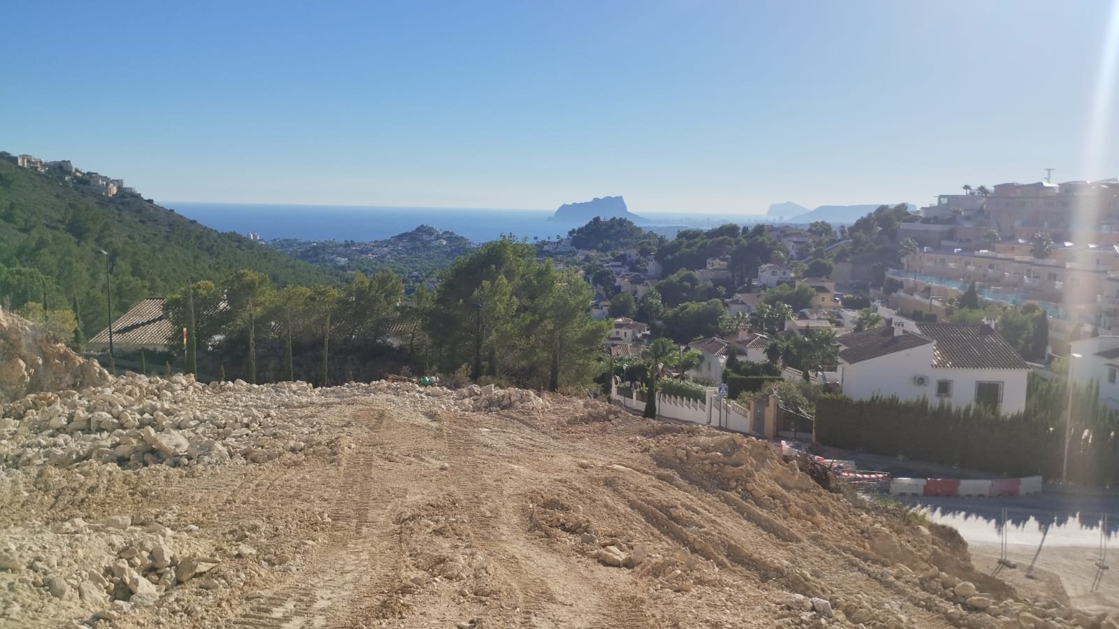 Promotion of 16 modern villas with sea views and fabulous open views of the mountain/valley. Enjoy a panoramic view of the sea towards Calpe with t...