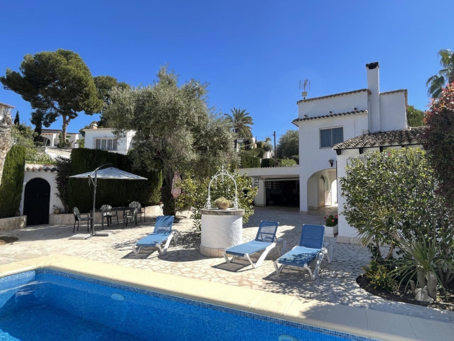 Chalet/Villa walking distance to the beach and the center in the Pla del Mar El Portet area of MorairaCharming villa for sale, just a short dist...