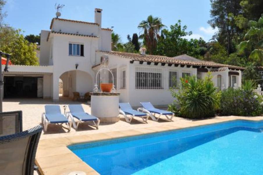 Chalet/Villa walking distance to the beach and the center in the Pla del Mar El Portet area of MorairaCharming villa for sale, just a short dist...