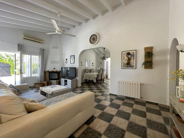 Chalet/Villa walking distance to the beach and the center in the Pla del Mar El Portet area of MorairaCharming villa for sale, just a short dist...