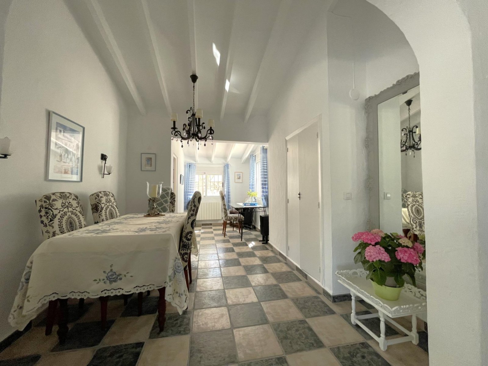 Chalet/Villa walking distance to the beach and the center in the Pla del Mar El Portet area of MorairaCharming villa for sale, just a short dist...