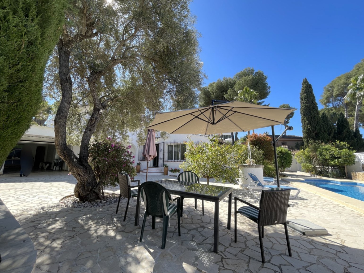 Chalet/Villa walking distance to the beach and the center in the Pla del Mar El Portet area of MorairaCharming villa for sale, just a short dist...