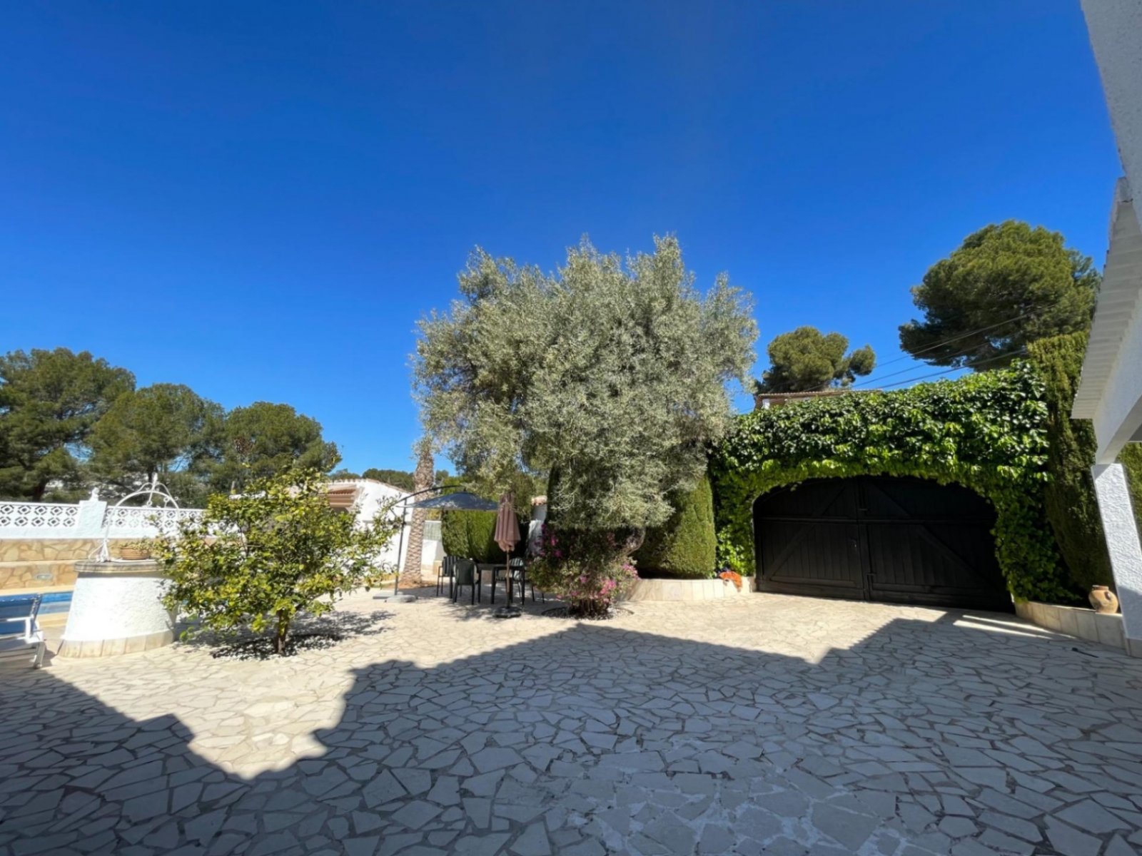 Chalet/Villa walking distance to the beach and the center in the Pla del Mar El Portet area of MorairaCharming villa for sale, just a short dist...