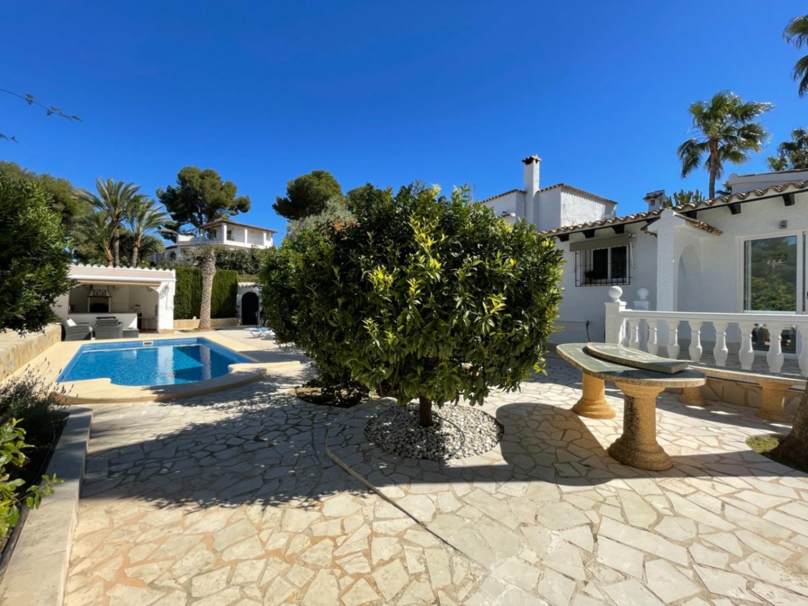 Chalet/Villa walking distance to the beach and the center in the Pla del Mar El Portet area of MorairaCharming villa for sale, just a short dist...