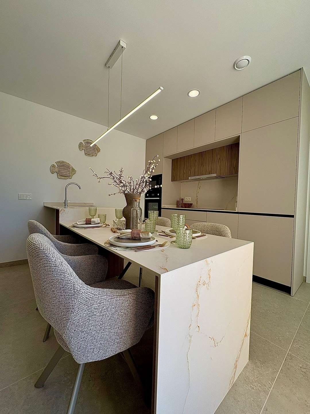 Moderne ebenerdige Luxusvilla mit Pool