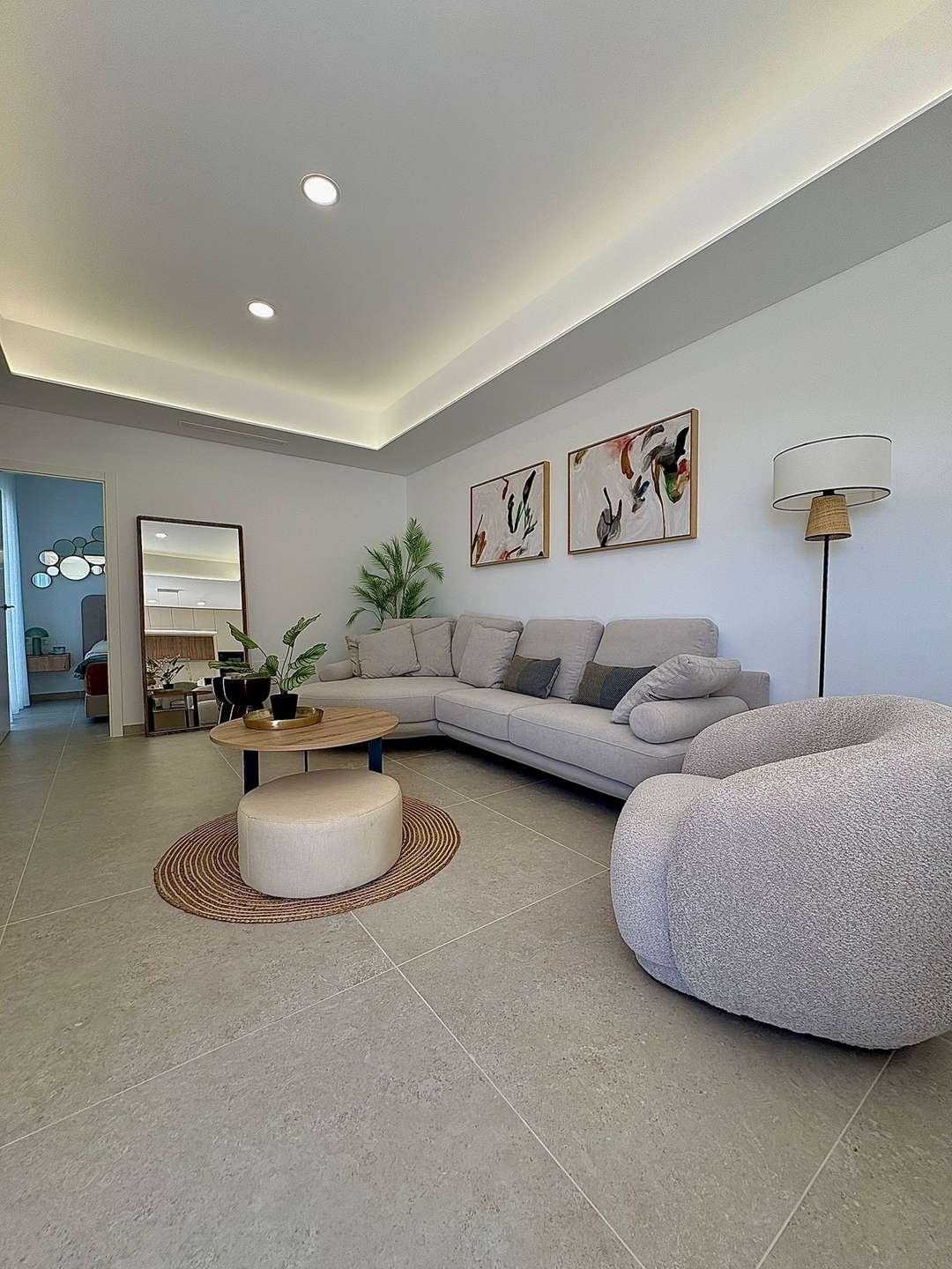 Moderne ebenerdige Luxusvilla mit Pool