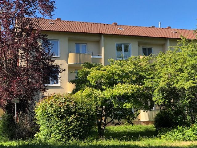 Frankfurt am Main: ***VERKAUFT*** FRANKFURT-ZEILSHEIM: 3-Zimmer-Wohnung mit Balkon*** 