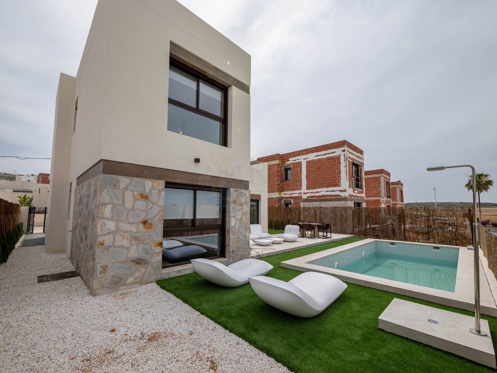Algorfa: Modern New-Build Villa with Pool and Premium Features 