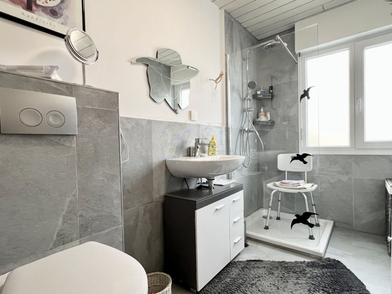 BATHROOM ON THE GROUND FLOOR