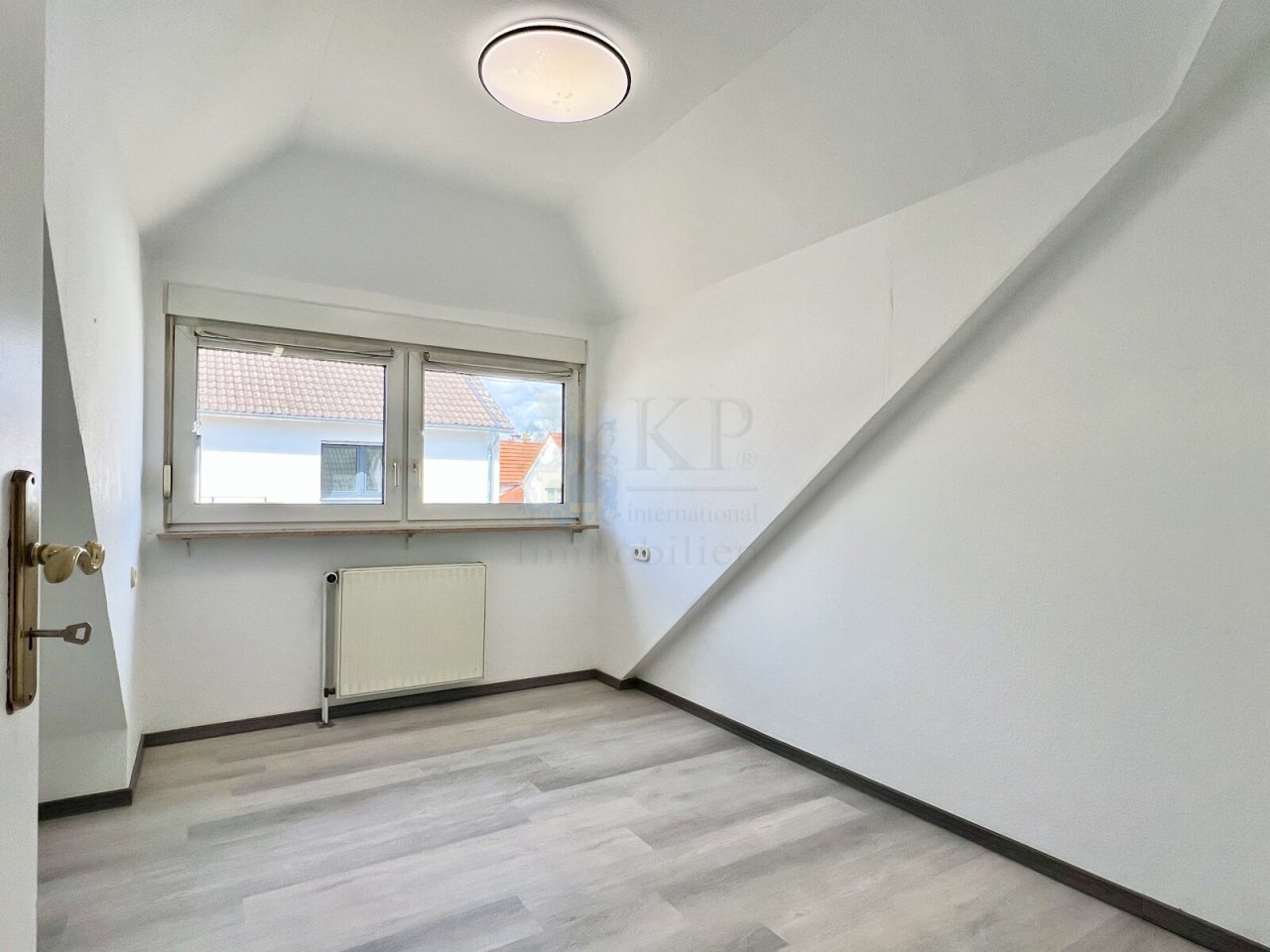 UPPER-FLOOR SLEEPING 1