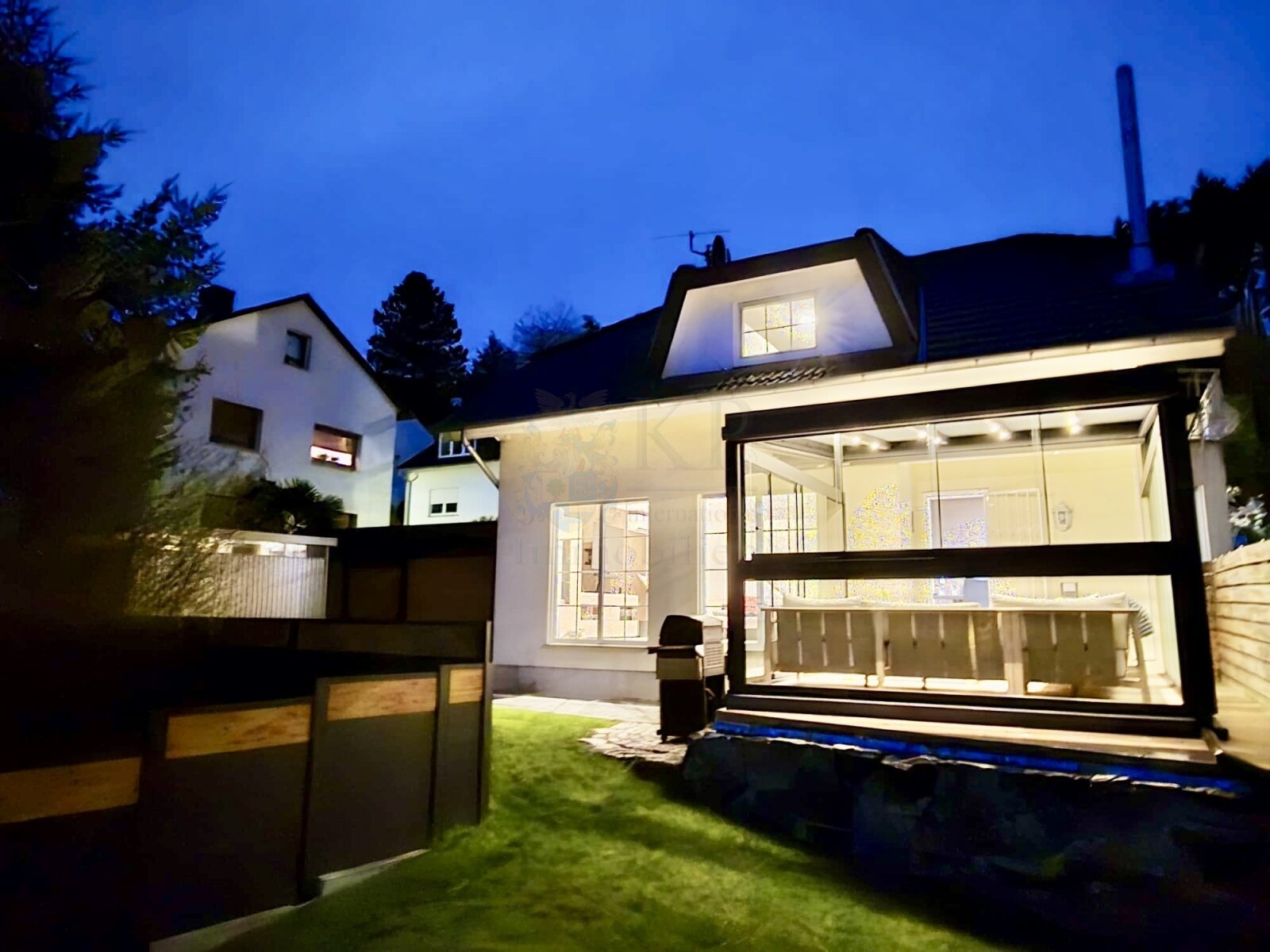 GARDEN VIEW AT NIGHT