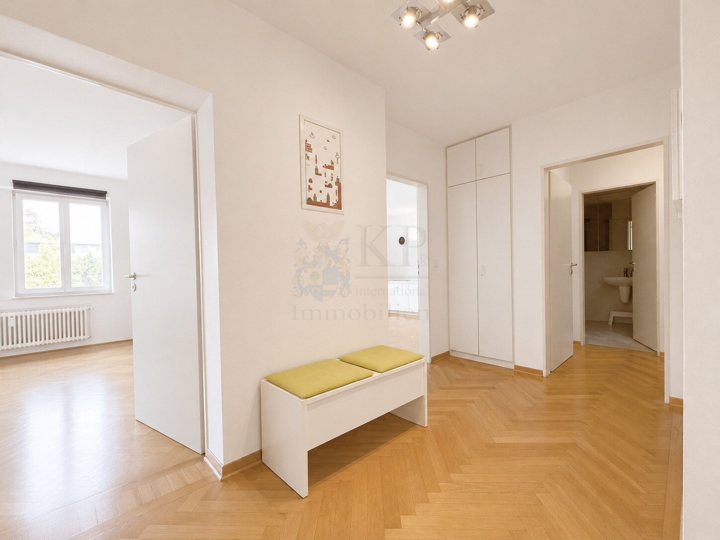 Wiesbaden: WIESBADEN: BRIGHT 3-ROOM APARTMENT IN THE CENTER WITH BALCONY AND PARKING SPACE 